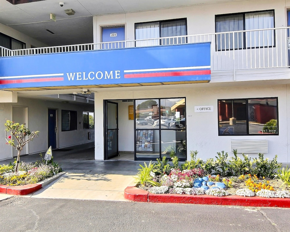 Motel6 Palmdale, CA in PALMDALE - CA