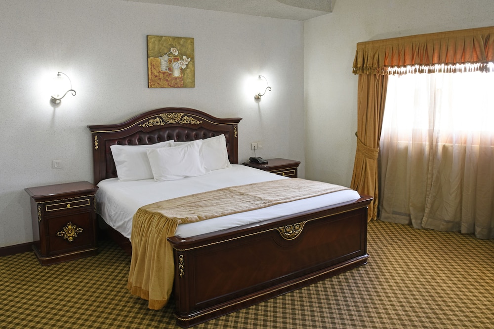 Imperial Royale Hotel 22/66