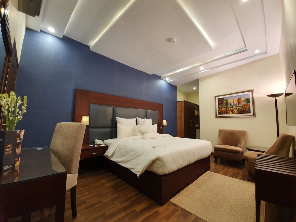S Chalet Multan 16/44