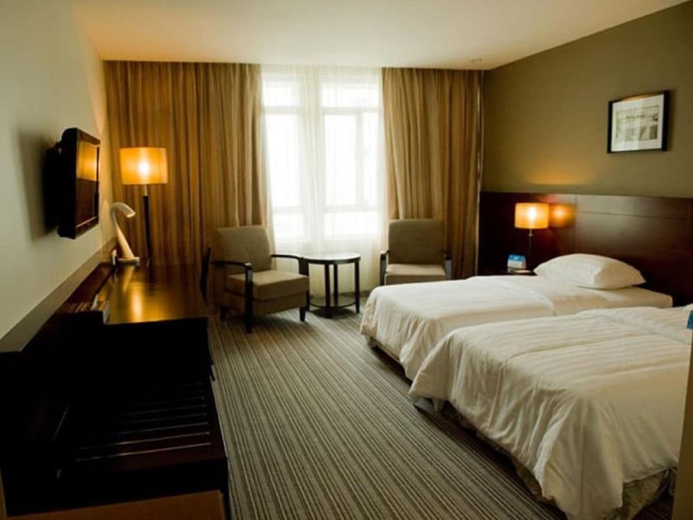 Hotel Sixty3 24/52