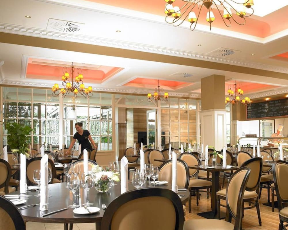 The West Cork Hotel 34/43