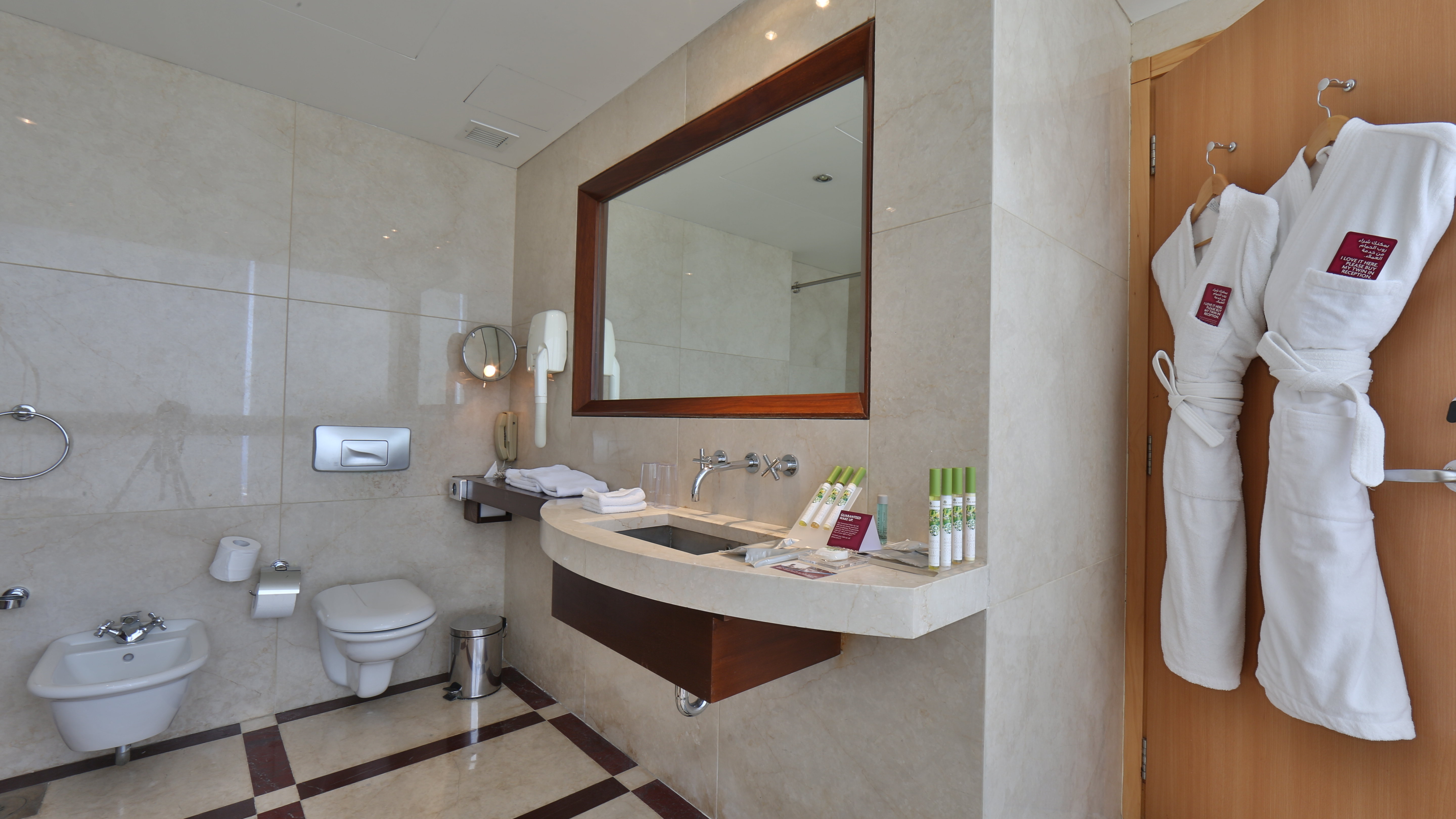 Crowne Plaza Hotel Beirut 50/50