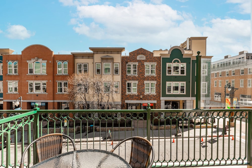 The Caledonian By All Seasons Resort Lodging 3/80