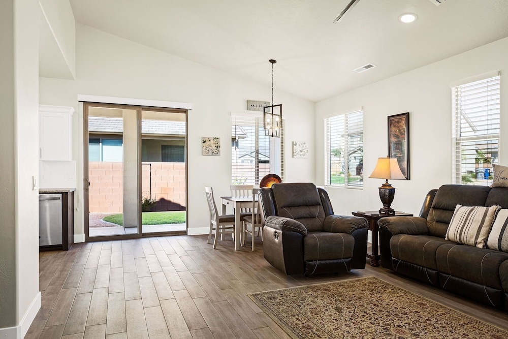 Hyatt Home by RedAwning 13/34