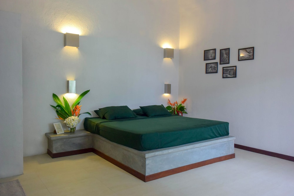 Eva Lanka Hotel 9/58