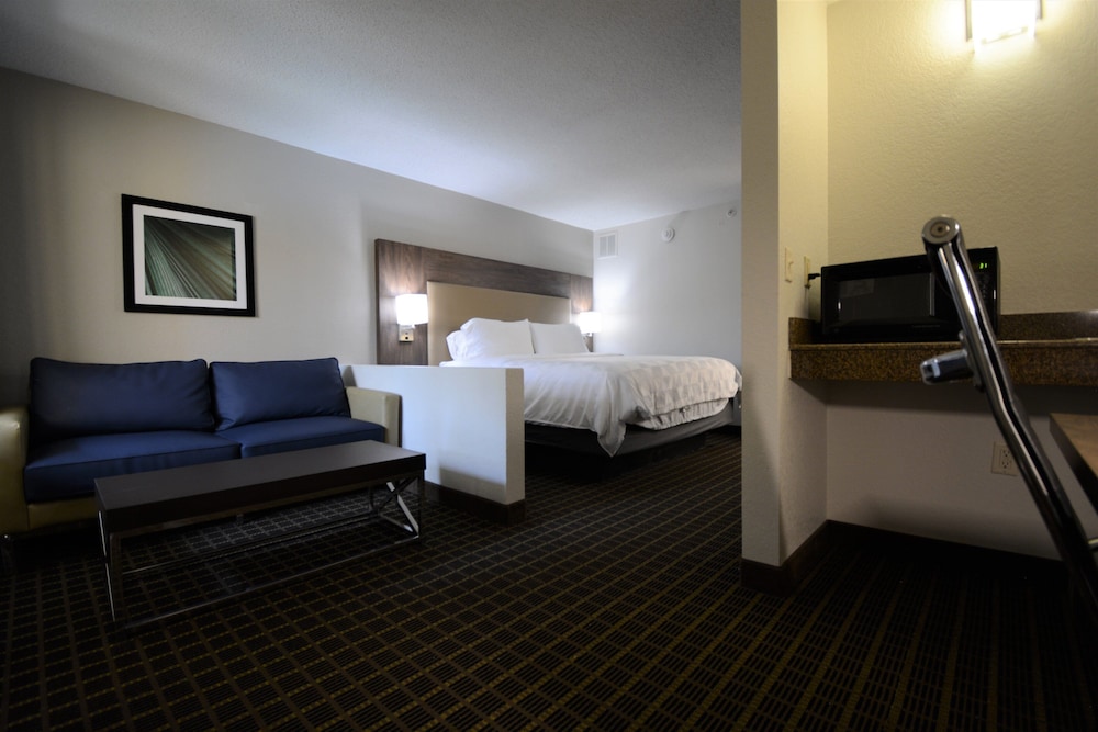 Holiday Inn Hazlet 35/69