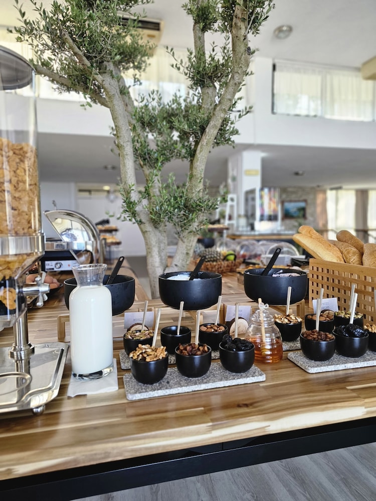 The New Mediteran Hotel Villa Edition 41/65