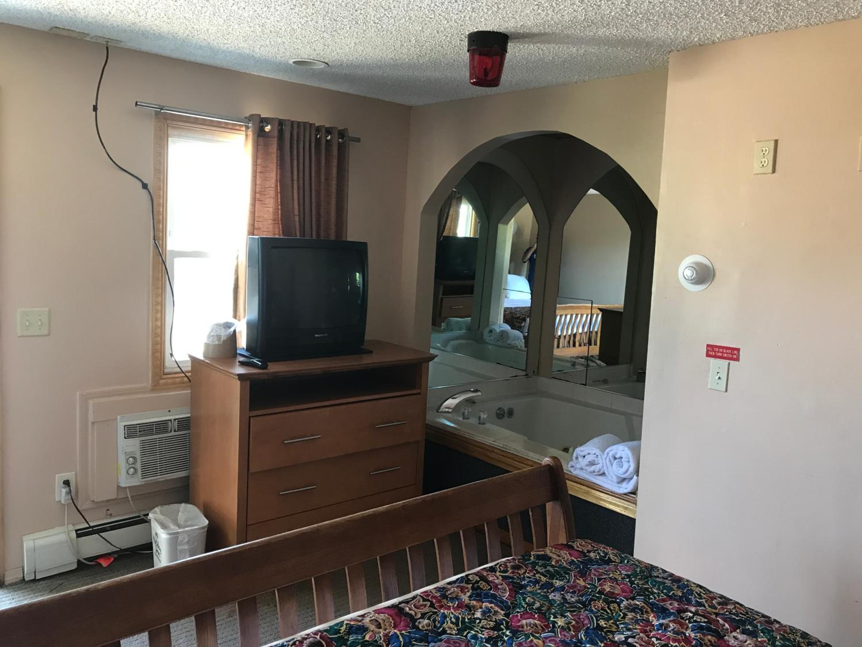 Capri Motel 39/50