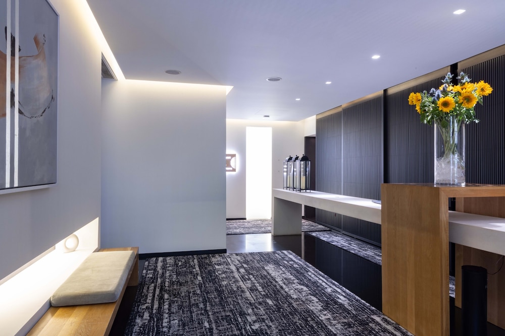 Lobby at La Suite West - Hyde Park, LONDON