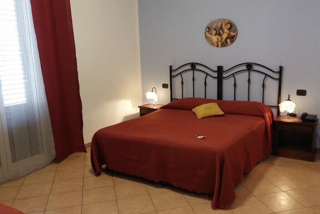 ROOM, TRIPLE, ANNEX