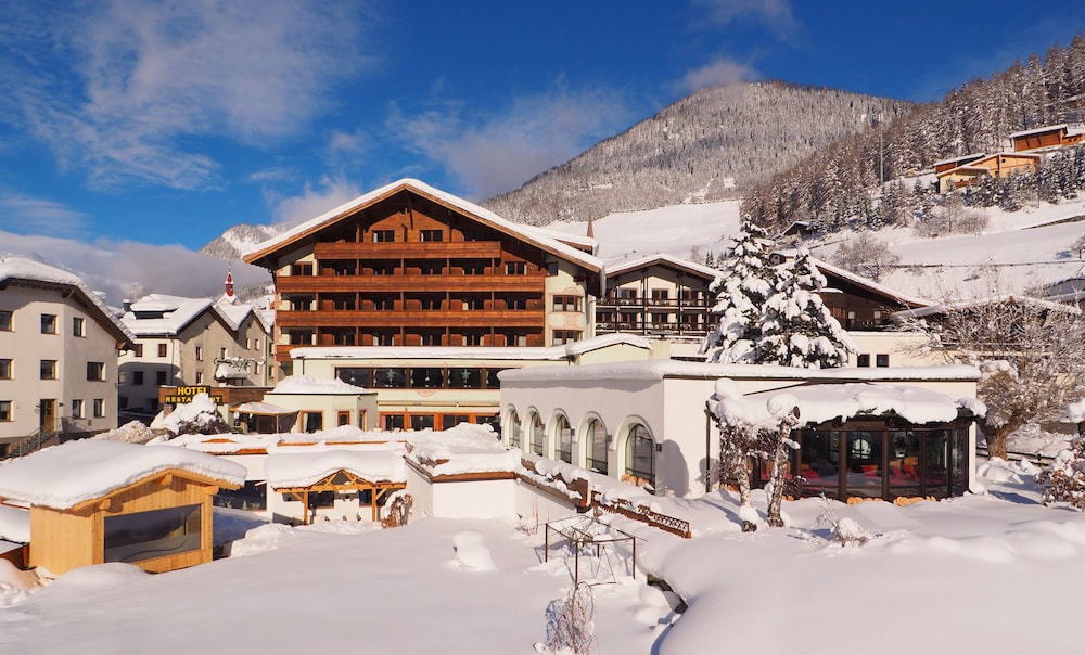 BEAUTY & SPORTHOTEL TIROLERHOF 2/50