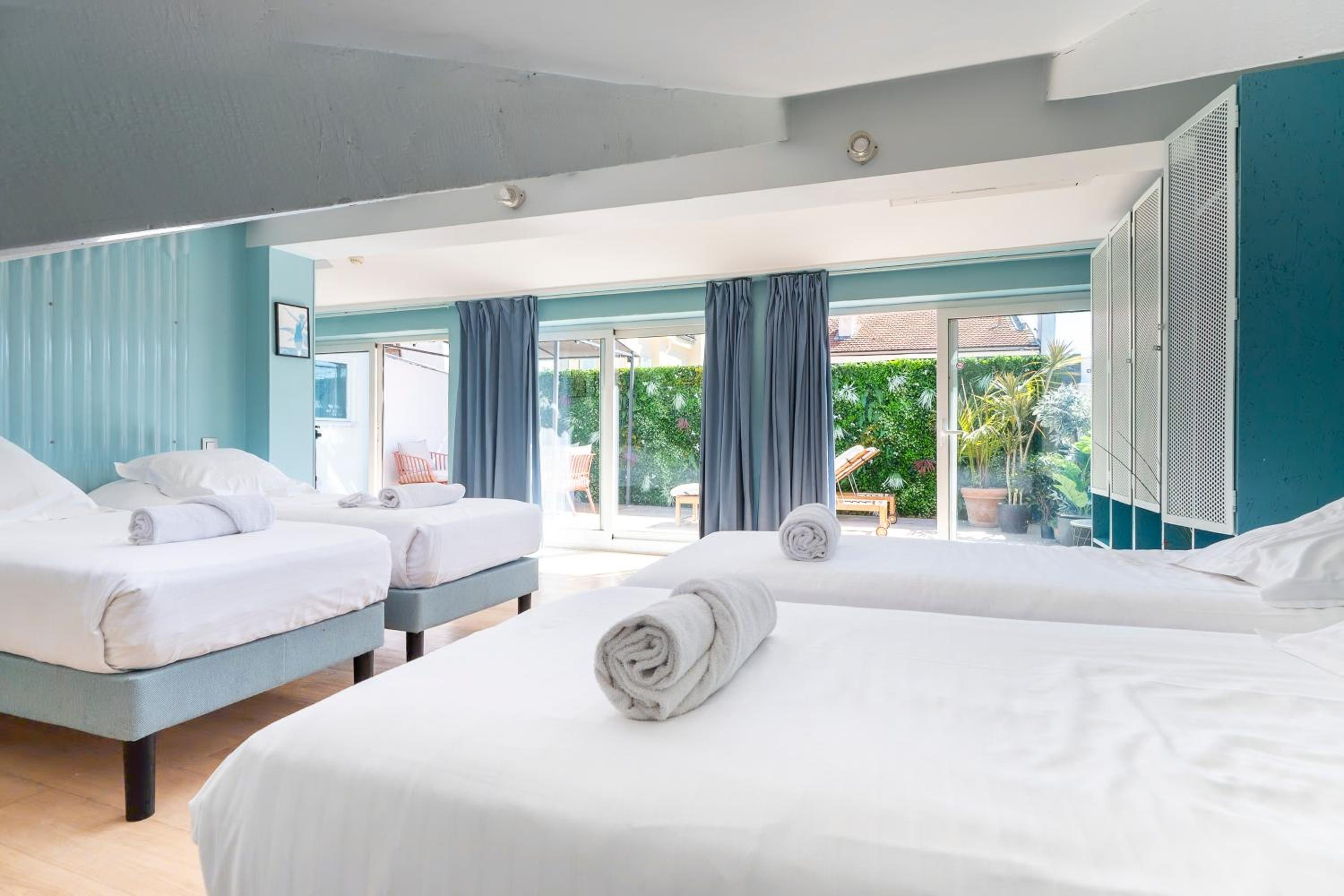 Private, Mixed Dorm, 4 People, Terrace