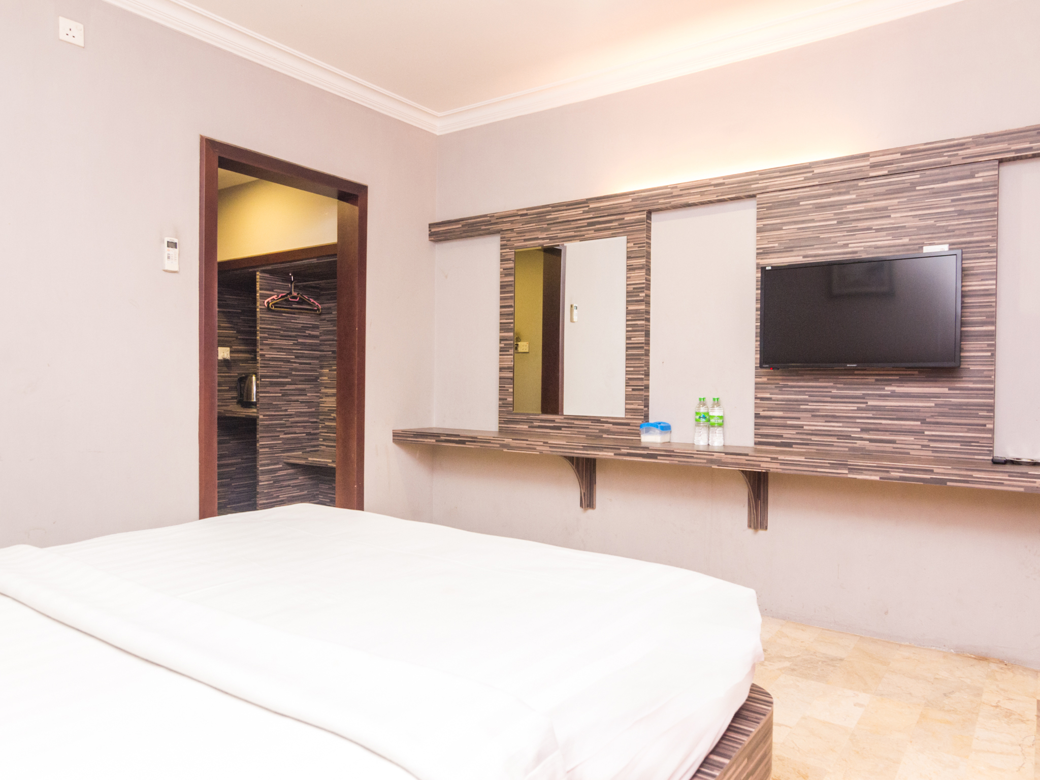 OYO 1896 Kita Hotel 30/50