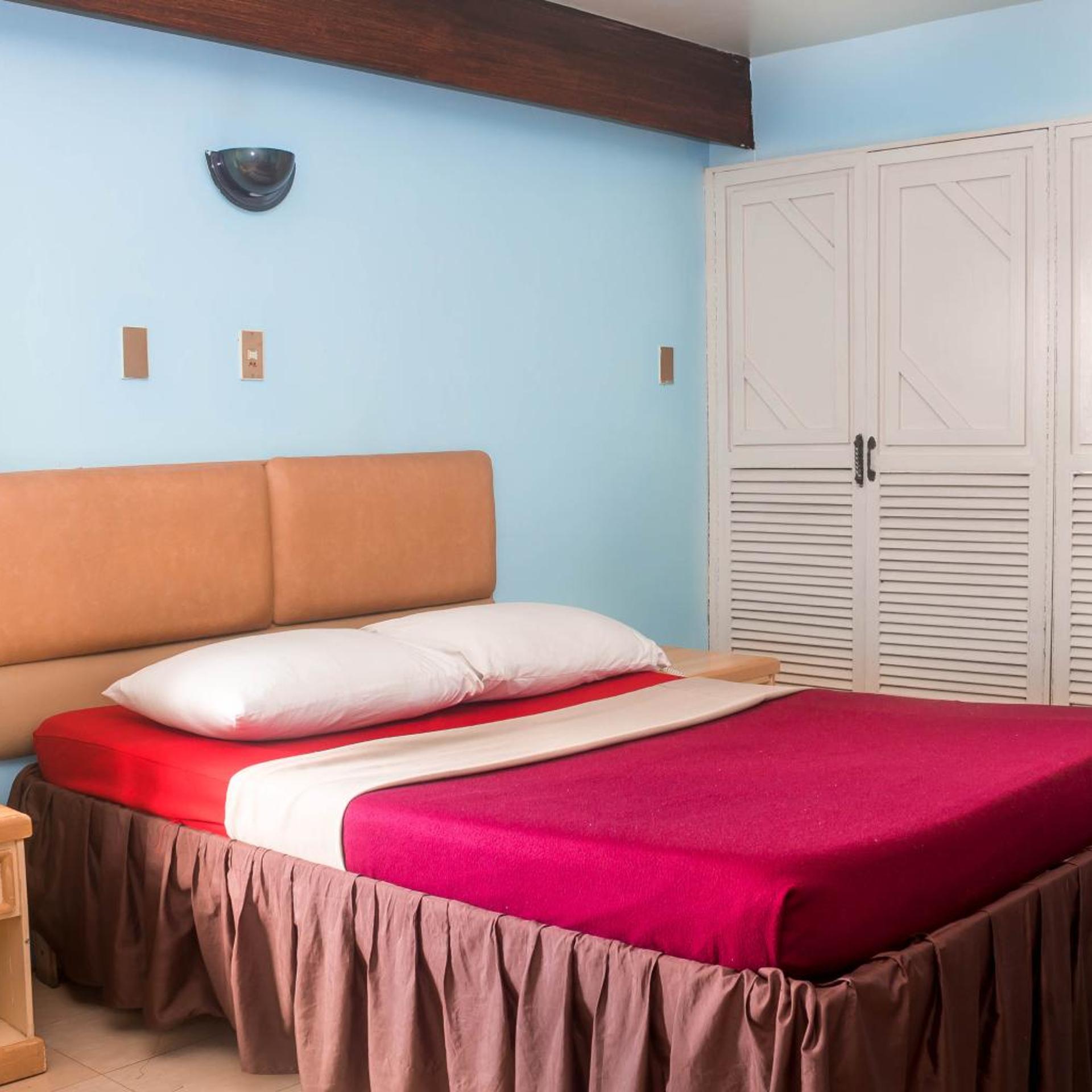 Room, Queen Bed