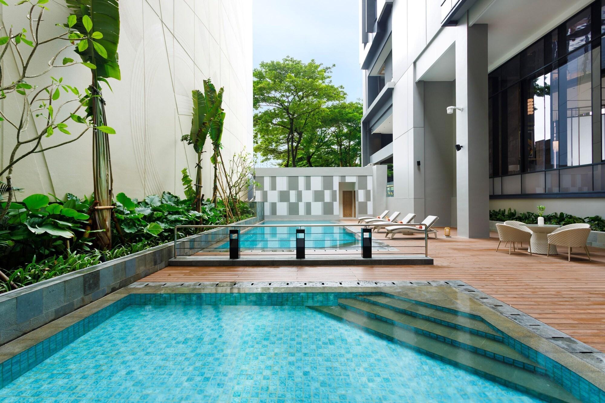 Harris Hotel and Convention Serpong 77/83