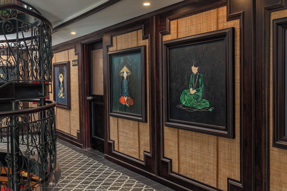 Indochine Cruise Lan Ha Bay 8/50