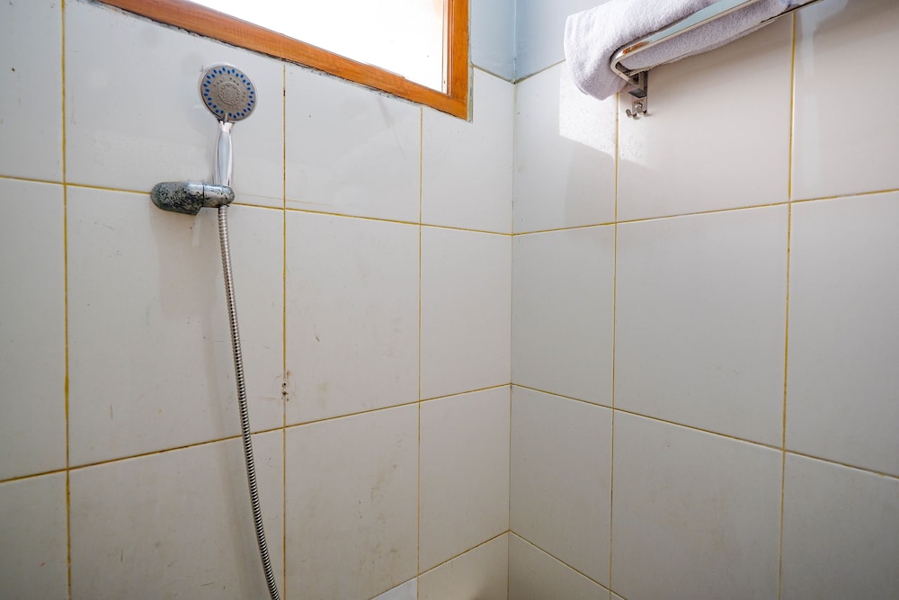 OYO 2737 D'Kost 37/37