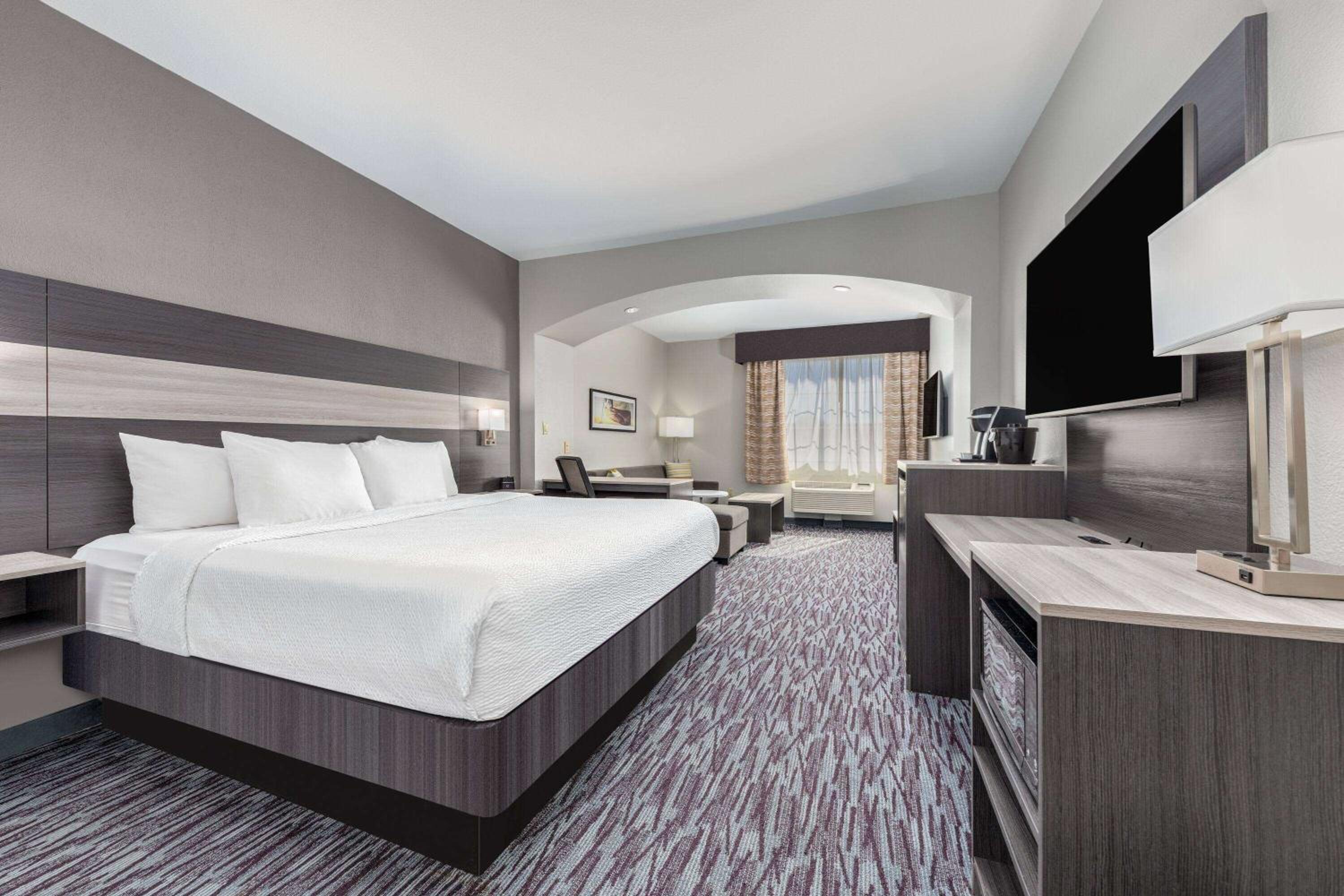 Executive, King Bed, Sofa