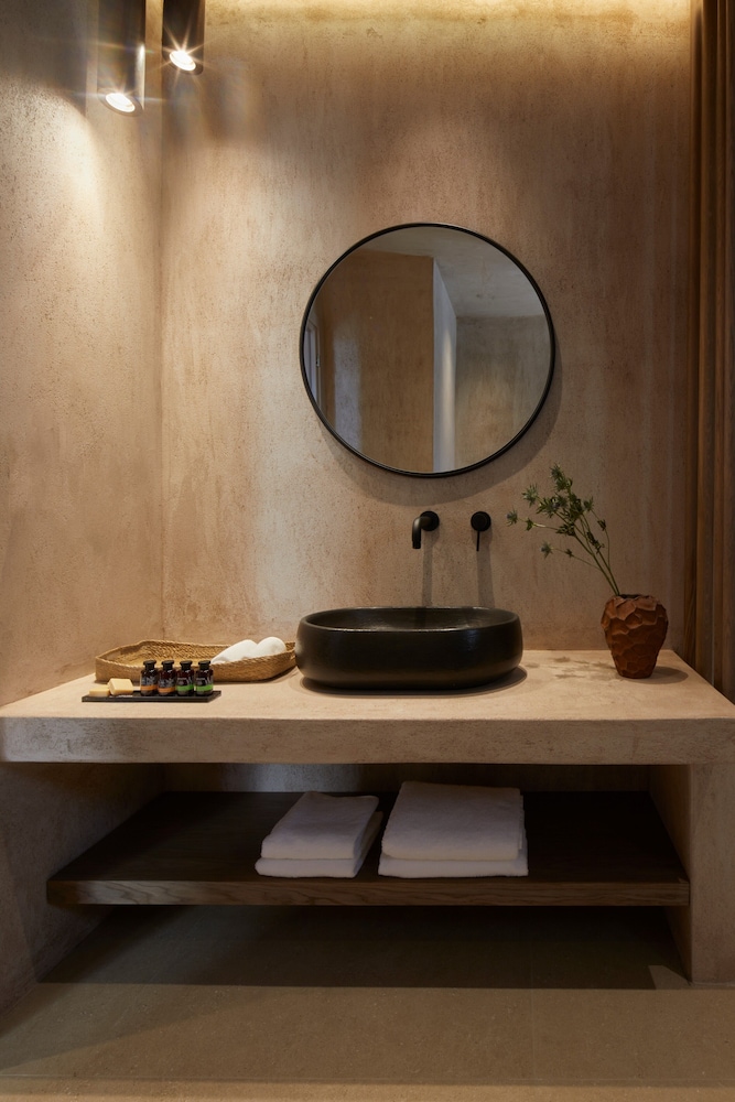 North Santorini Luxury Spa Hotel 32/50