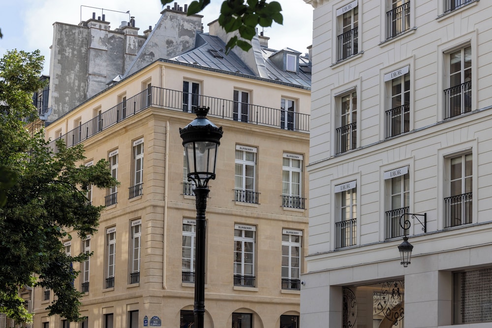Yuna Saint-Honore - Serviced Apartments 42/50