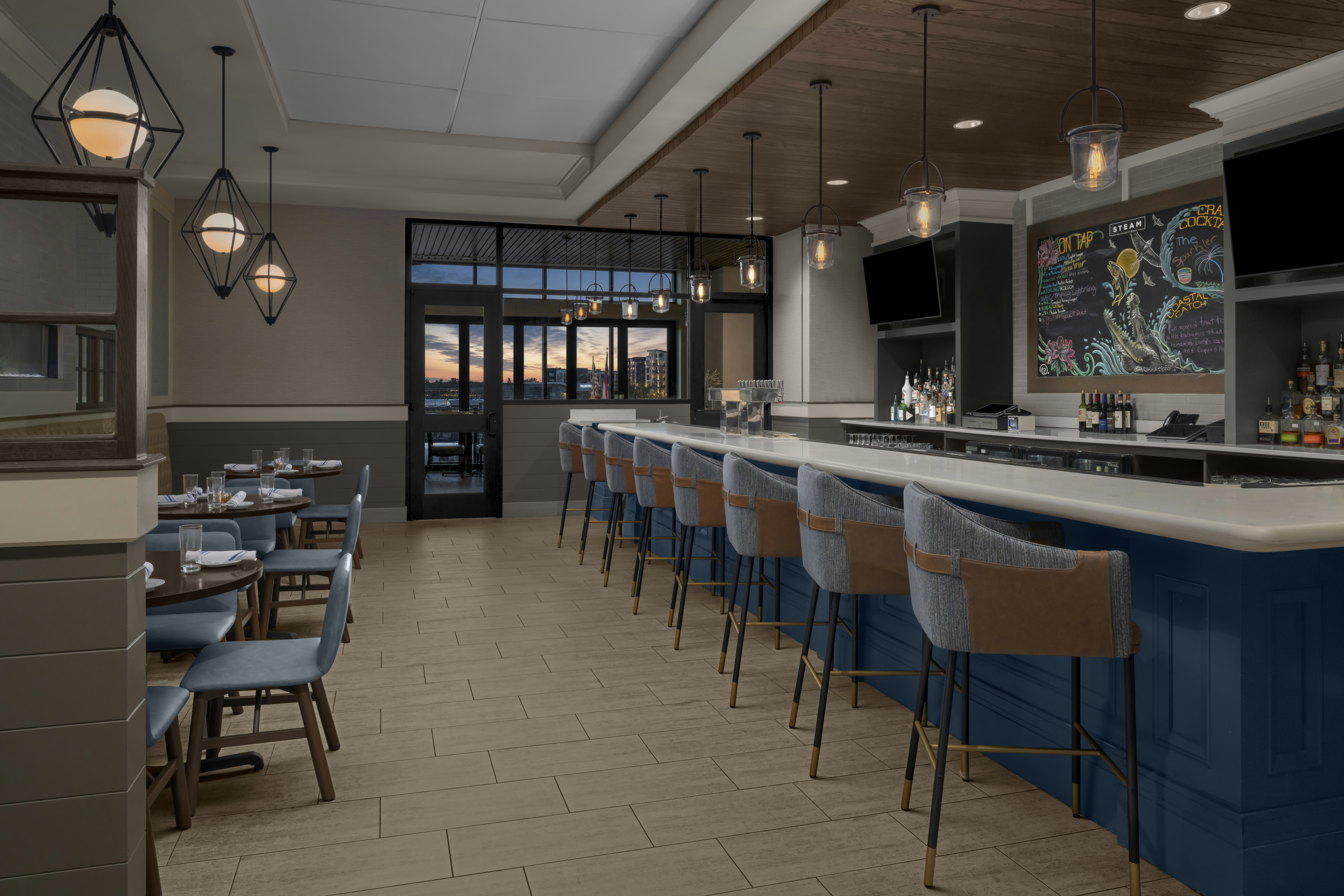 Embassy Suites by Hilton Wilmington Riverfront 48/76