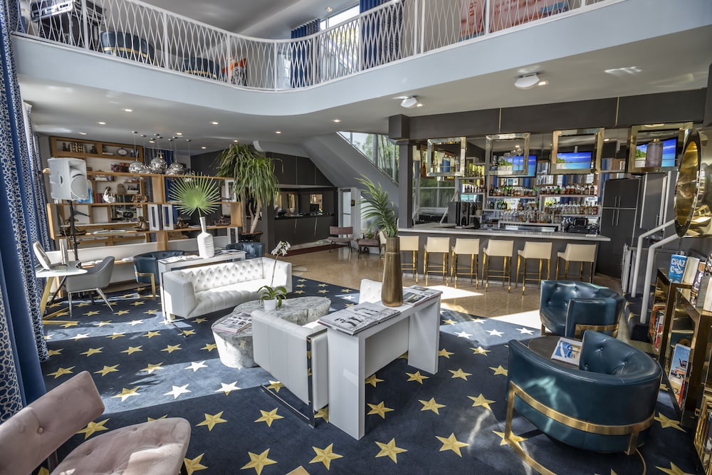 Catalina Hotel & Beach Club 48/70