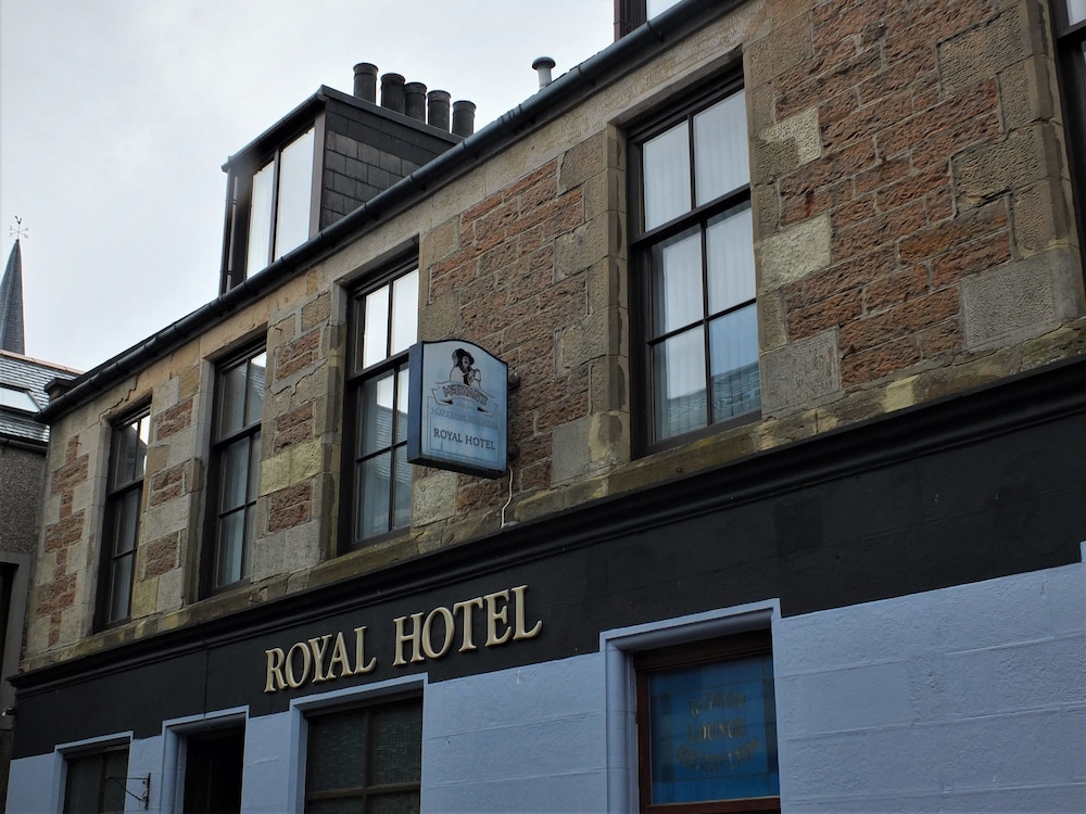 Ferry Inn 3/50