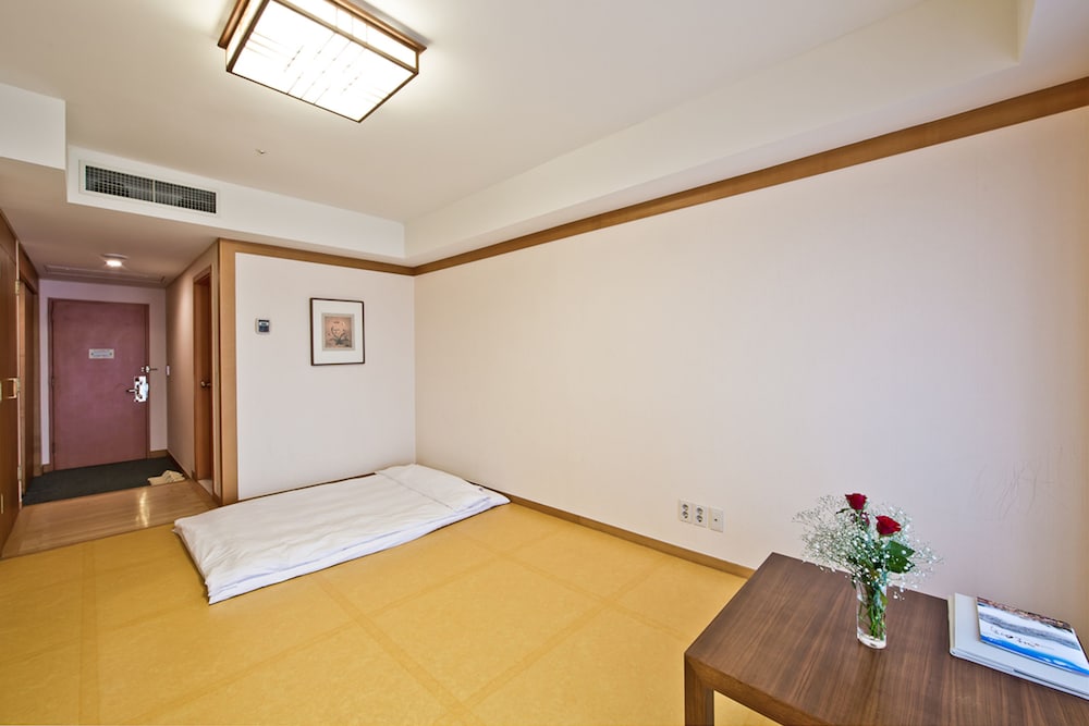 Hotel Hyundai By Lahan Mokpo 9/66