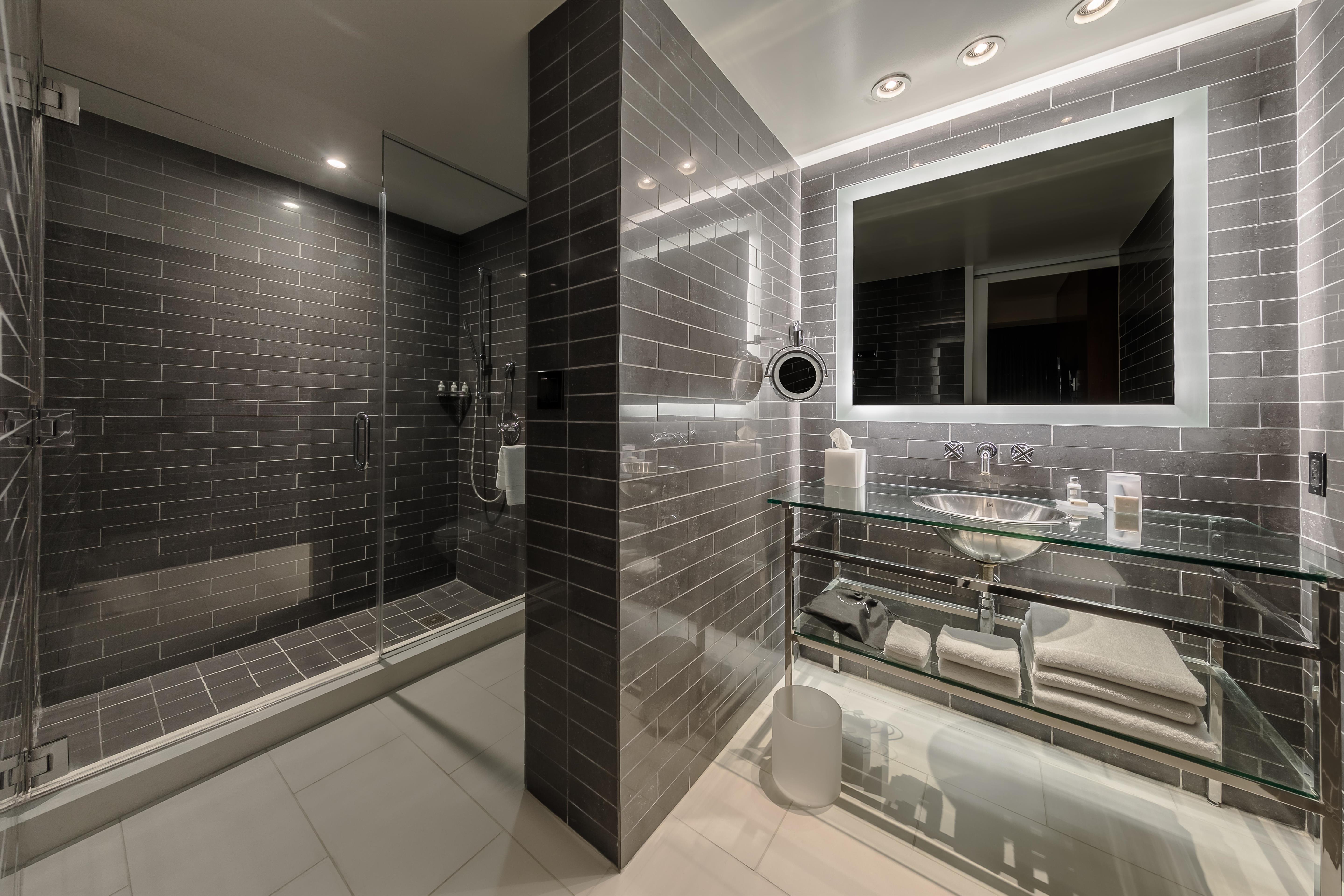 Andaz, Suite
