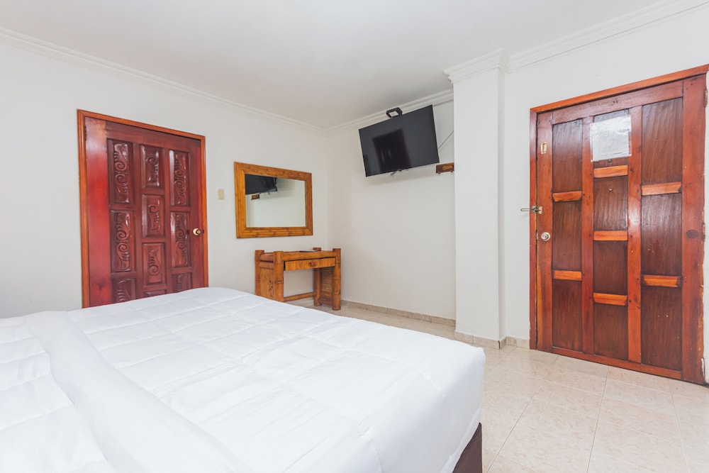 SUPERIOR, QUEEN BED