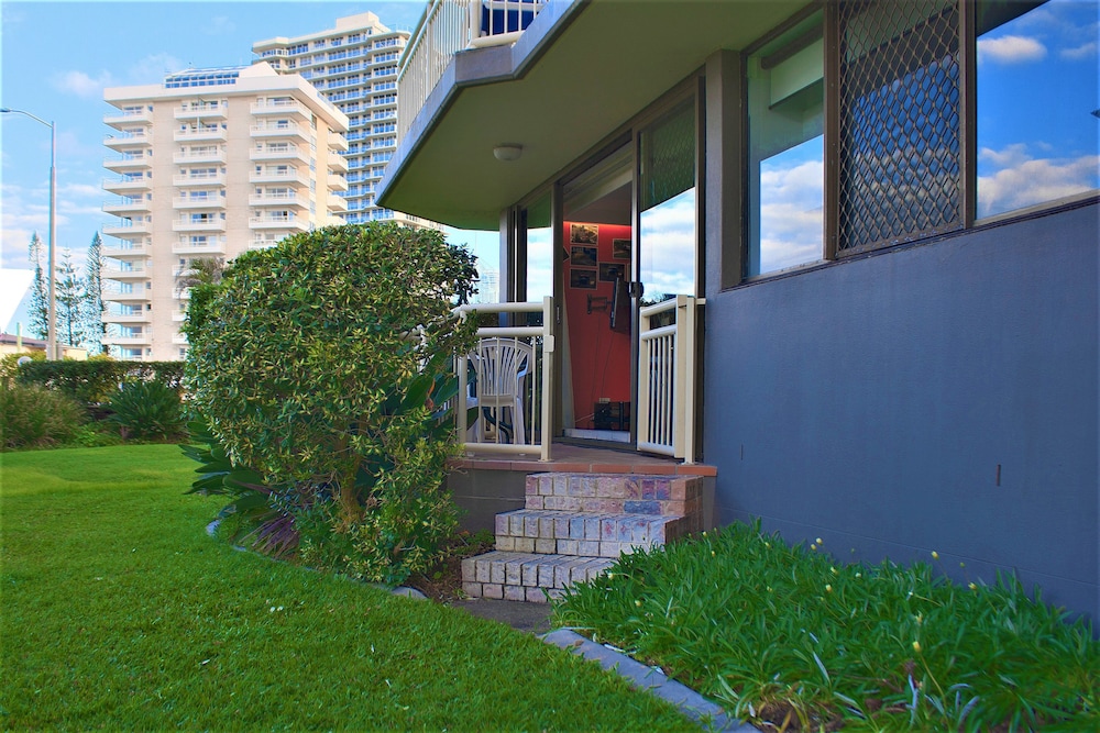 Seacrest Beachfront Holiday Apartments 3/69