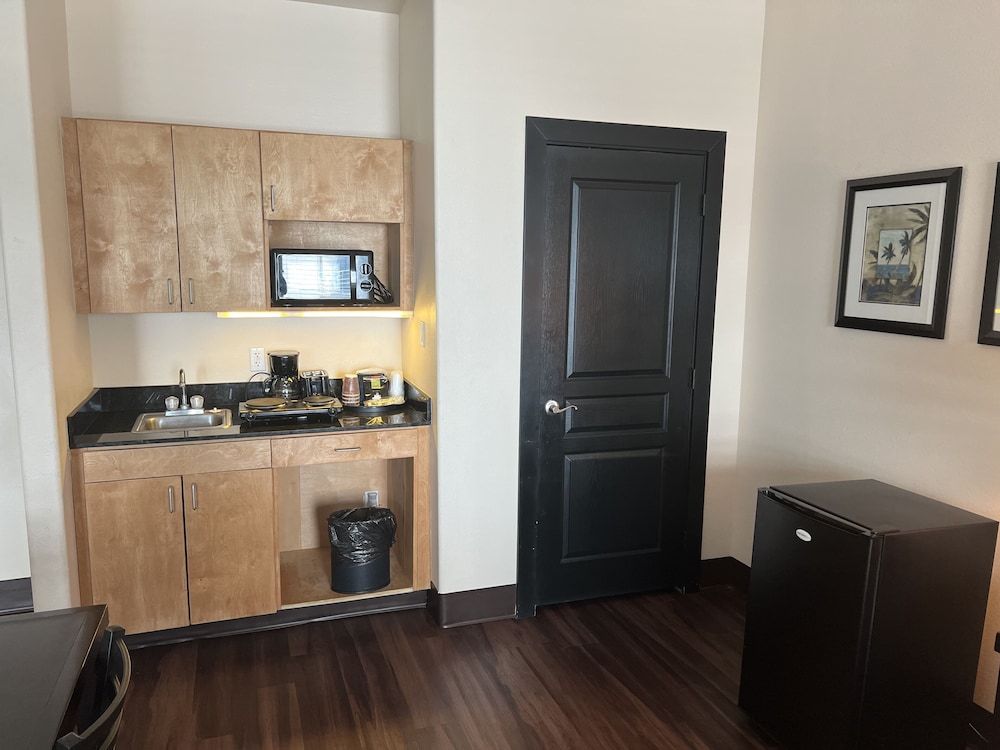 Suites At Sunchase 11/49