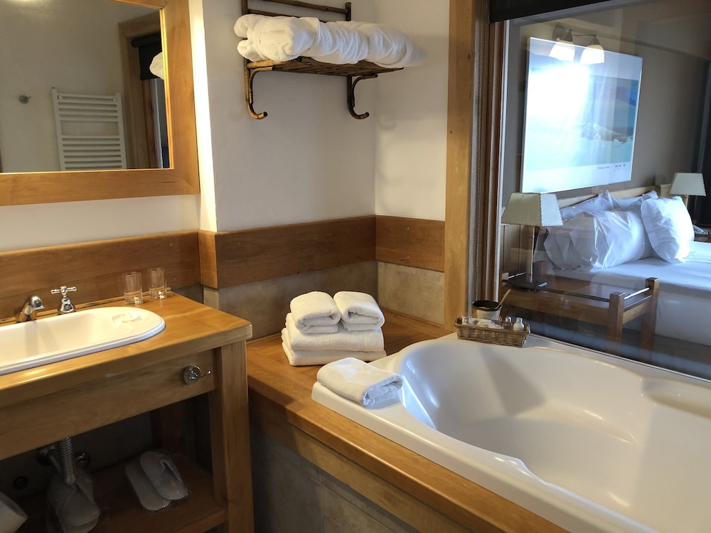 Correntoso Lake And River Hotel 25/78
