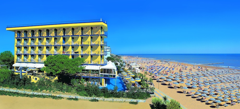 Hotel Napoleon 43/50