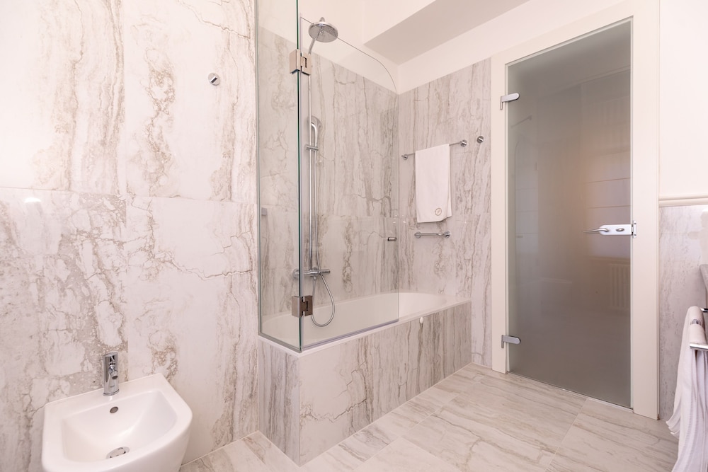 Le Premier Boutique Hotel 13/66