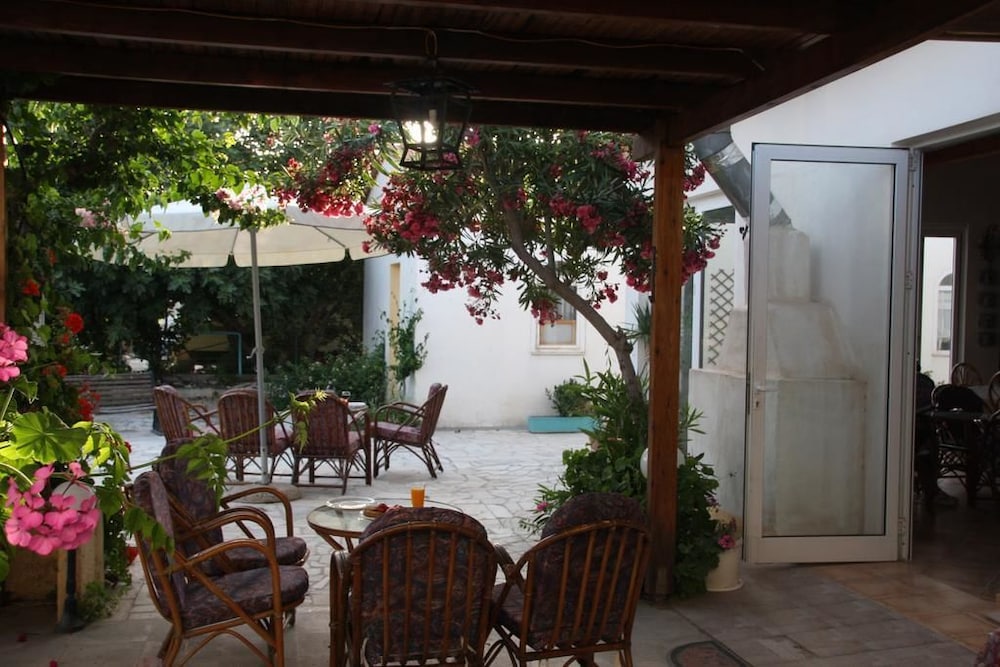 Lobby at Violeta Hotel, MALEVIZI