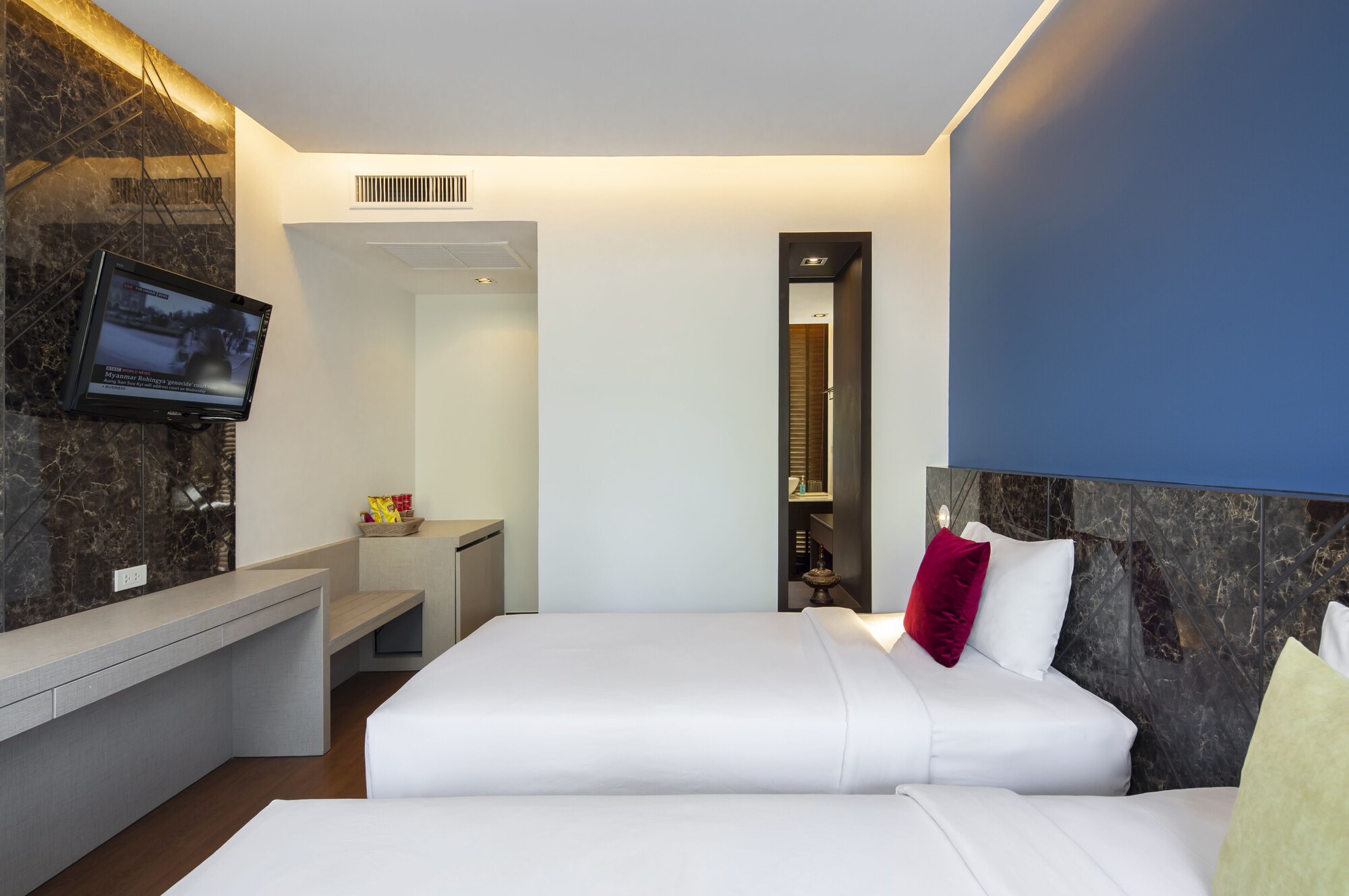 Deluxe, Twin Beds