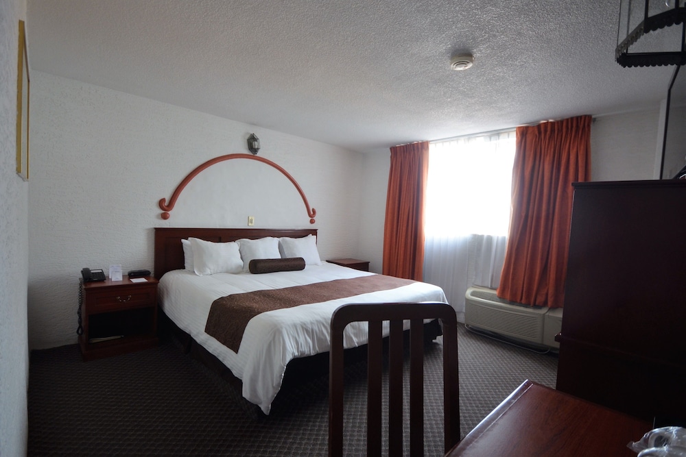 Howard Johnson by Wyndham Morelia Calle Real 31/63