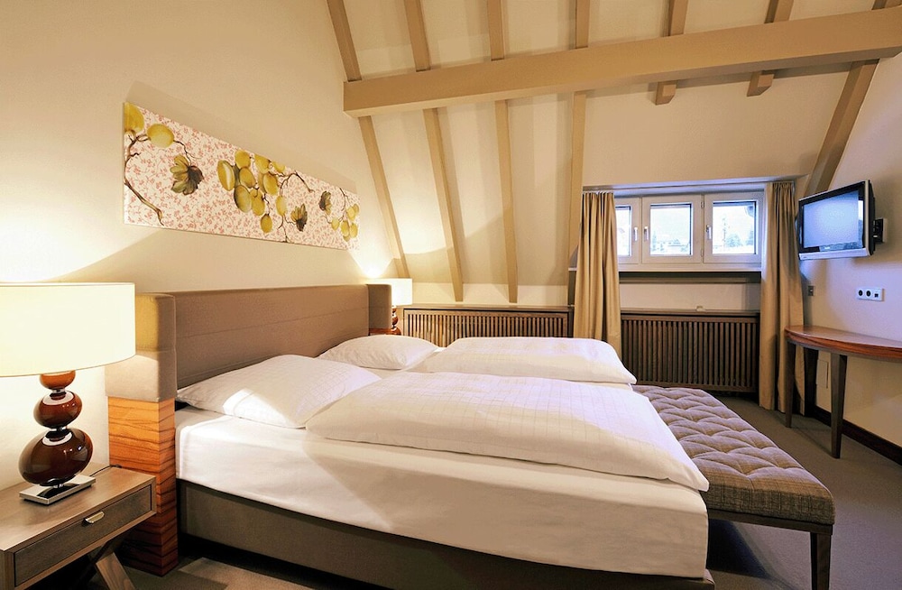 Maisonette, Spa, Suite, King Bed, Sofa, Sauna