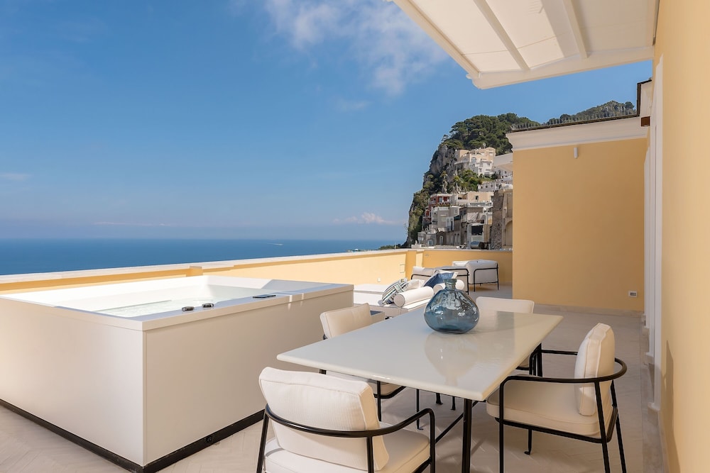 Palazzo M Capri 32/50