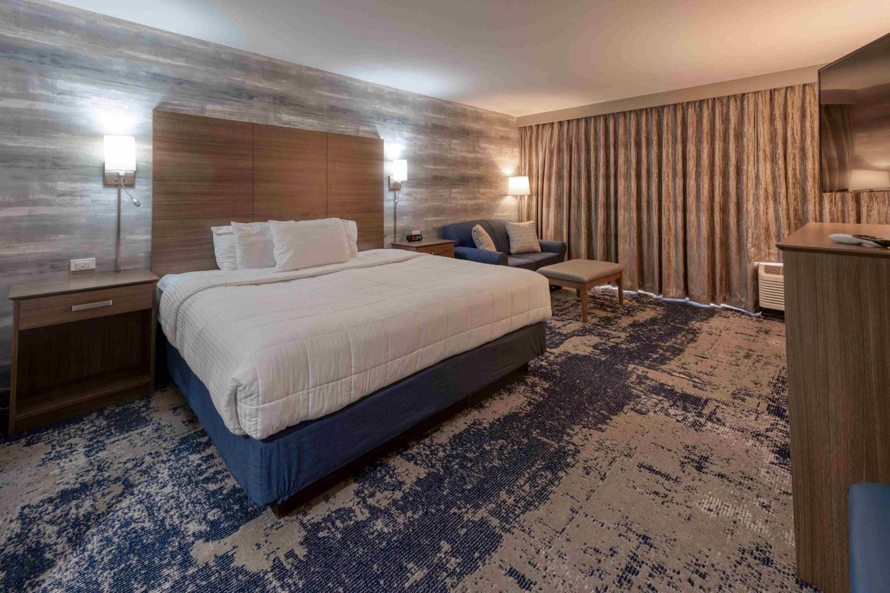 Room, King Bed, Queen Bed, Accessible