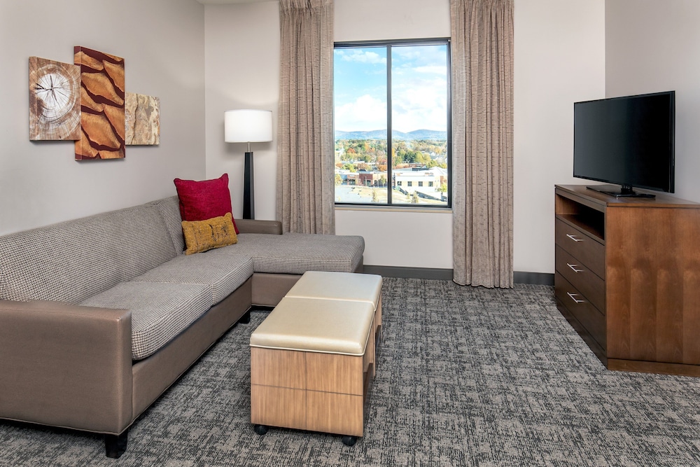 Staybridge Suites Charlottesville Airport 28/53