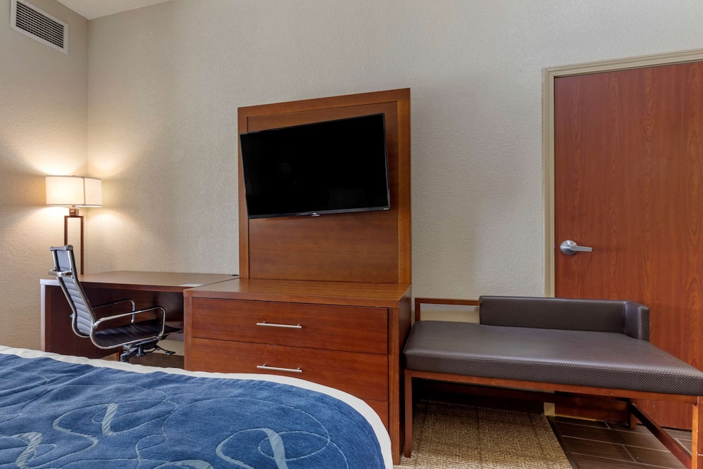 Comfort Suites Gainesville, TX 7/20