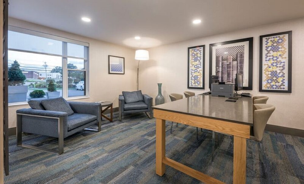 Holiday Inn Express Charlottetown 40/61