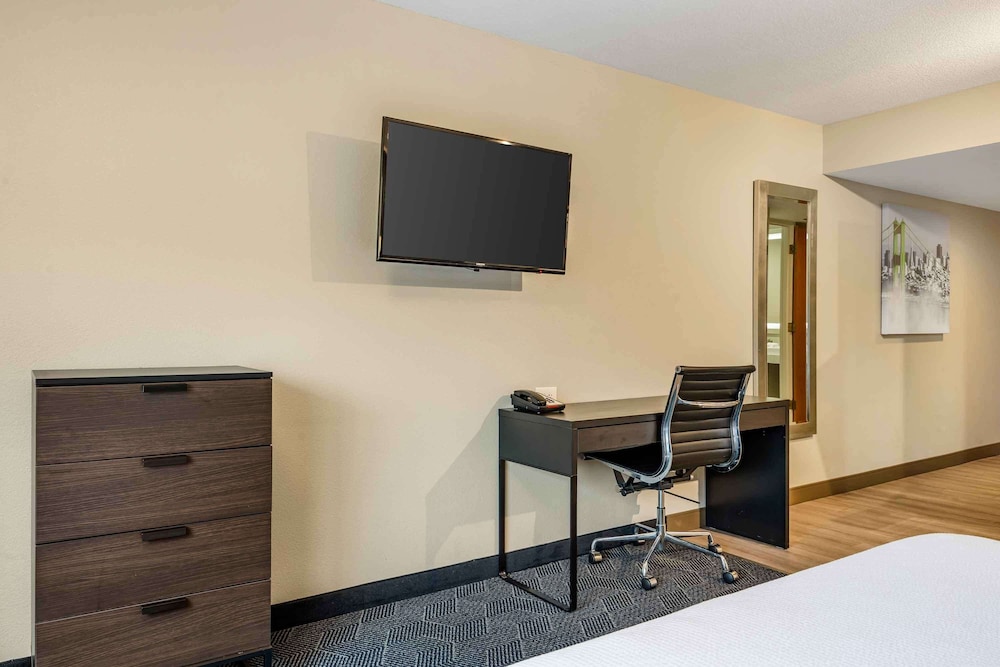 Extended Stay America Premier Suites - Portland - North 38/50