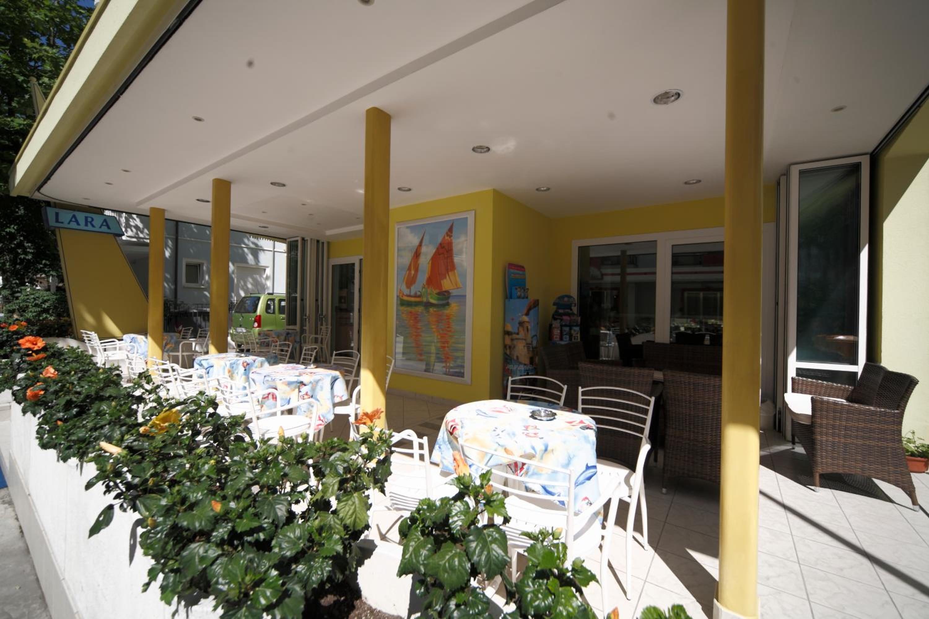 Hotel Lara 5/50