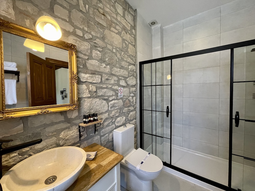 Urla Tas Konak Otel 42/50
