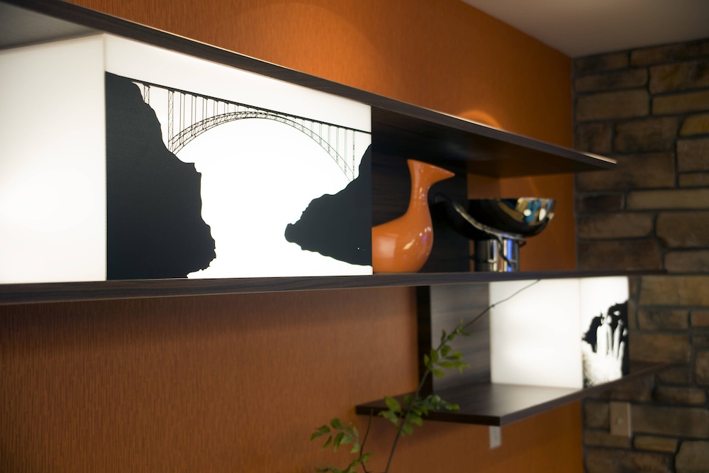 FAIRFIELD INN & SUITES BY MARRIOTT TWIN FALLS 32/34