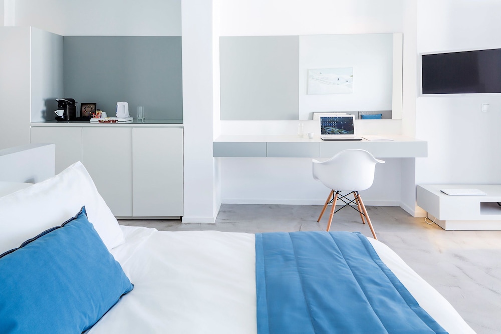 Alti Santorini Suites - Adults Only 13/39