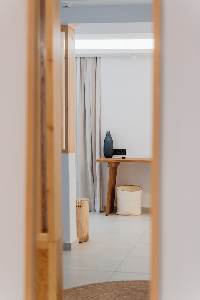 OLIVING MYKONOS LUXURY SUITES 11/50